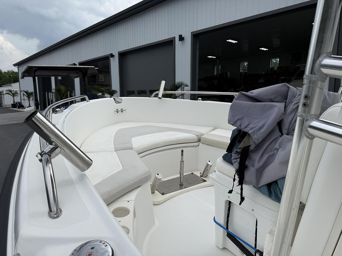 Used 2006 Boston Whaler 210 Outrage