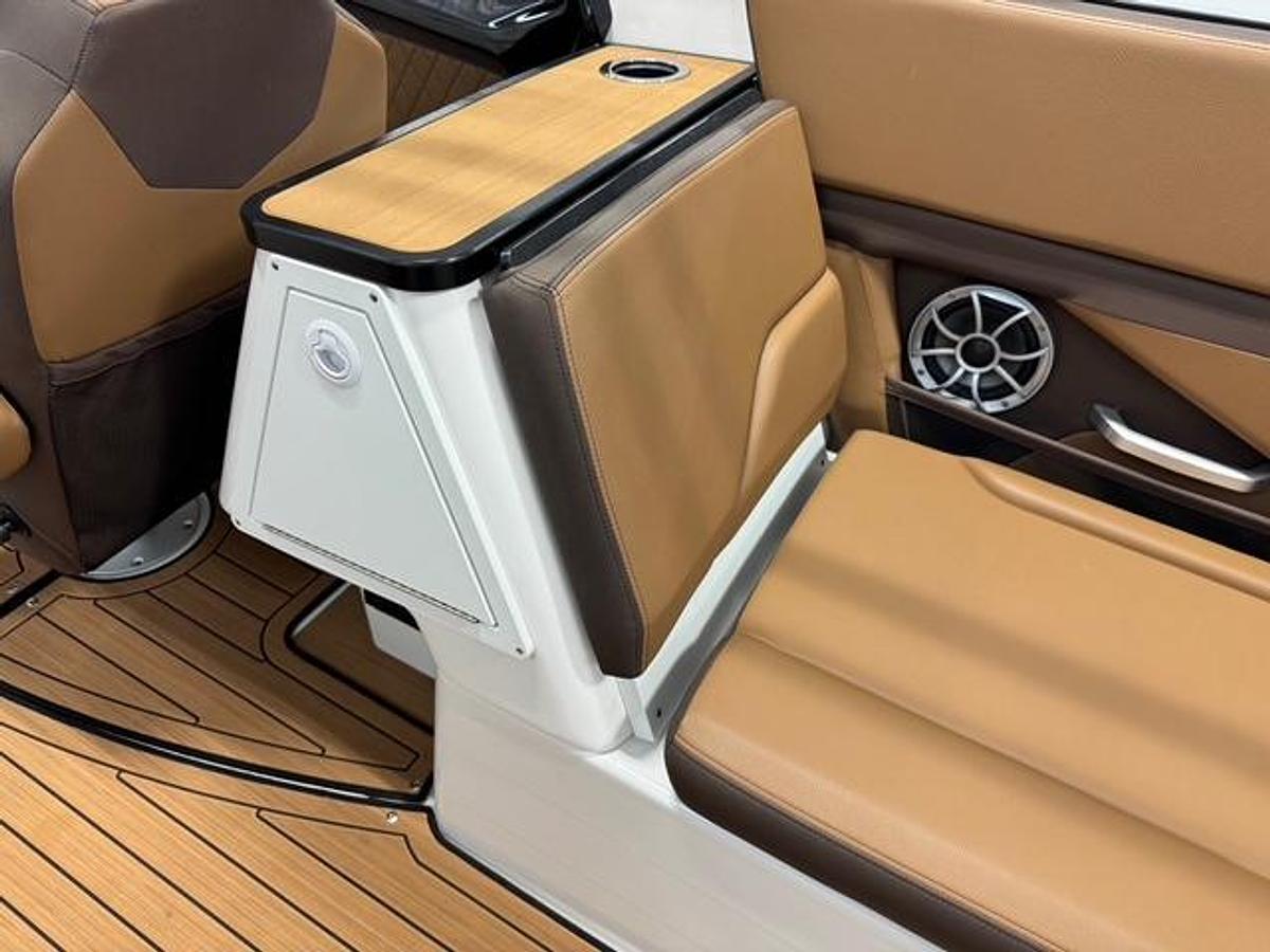 Used 2025 Yamaha 252SE