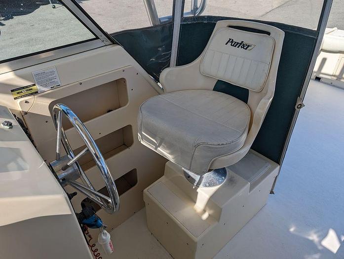 Used 1999 Parker 2510 WA