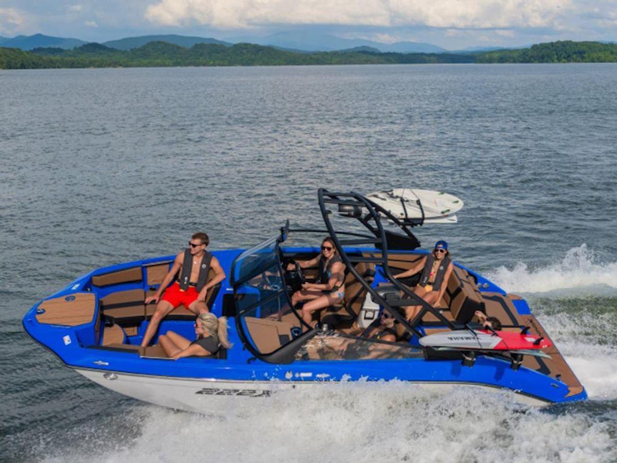 2025 Yamaha Marine 222XD Base
