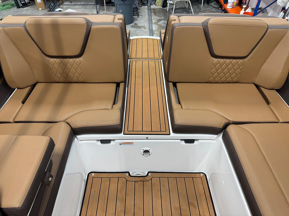 Used 2025 Yamaha 252SE