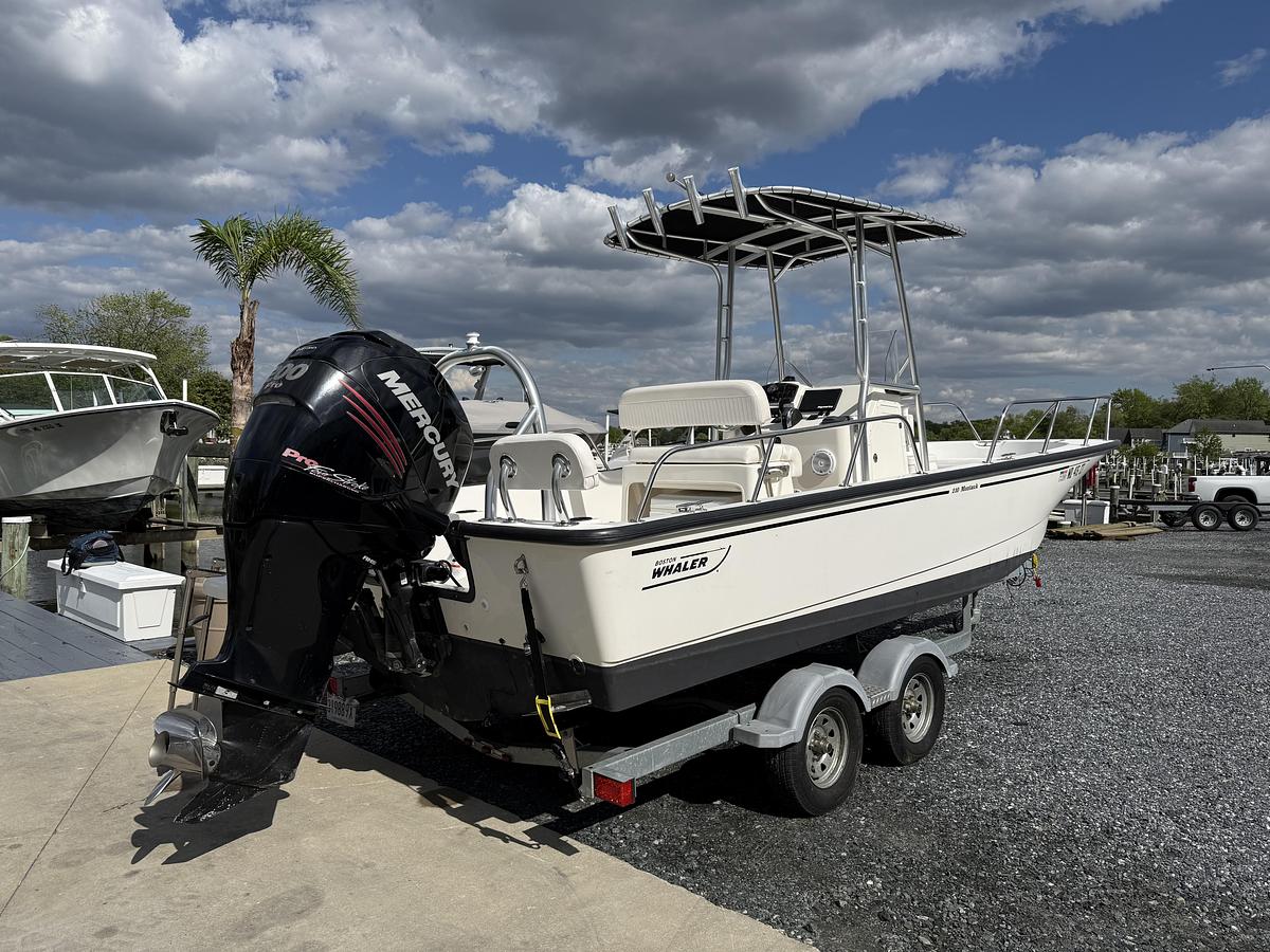 Used 2018 Boston Whaler 210 Montauk