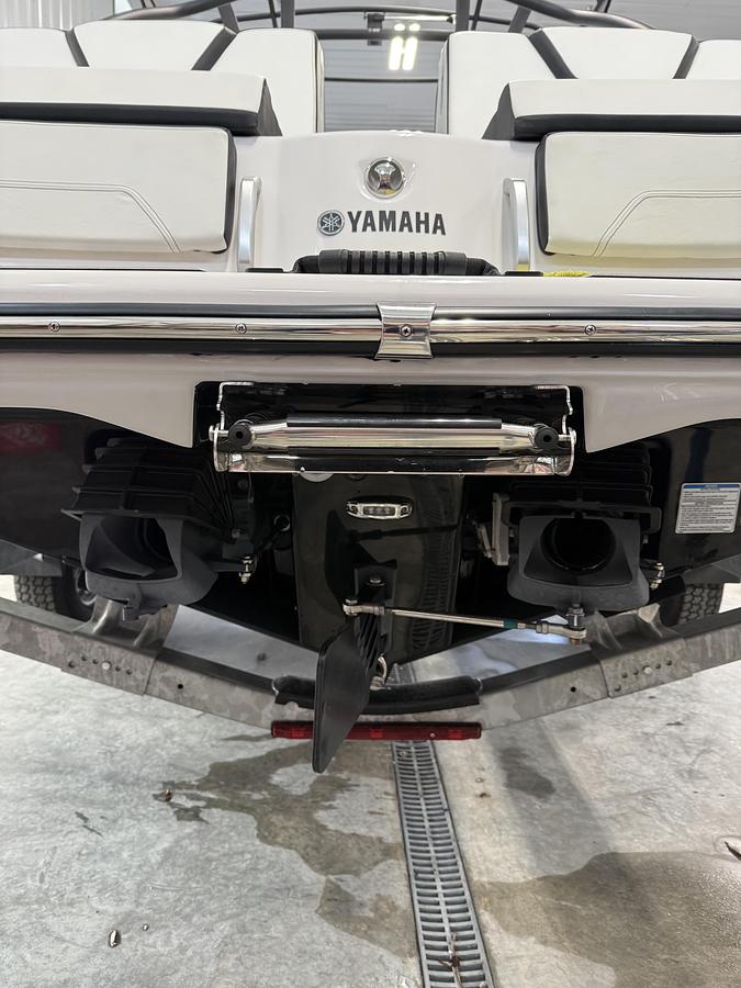 2025 Yamaha Boats 252SE