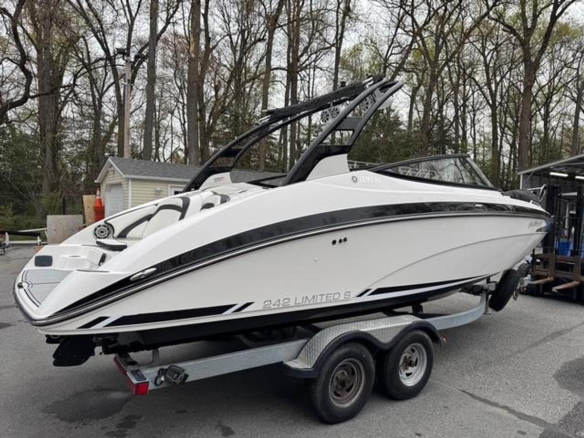 Used 2017 Yamaha 242 Limited S