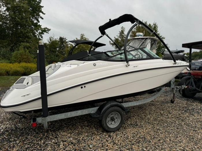 Used 2017 Yamaha Marine SX190