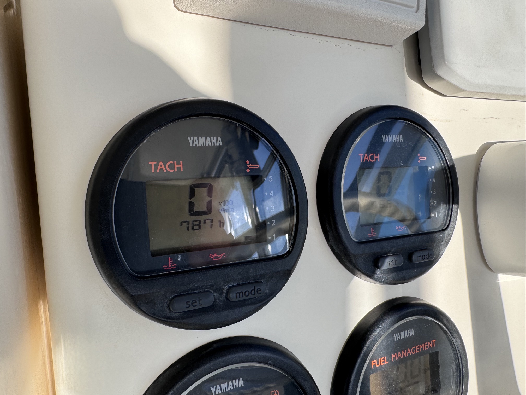 Used 2004 Pursuit 2870 Walkaround