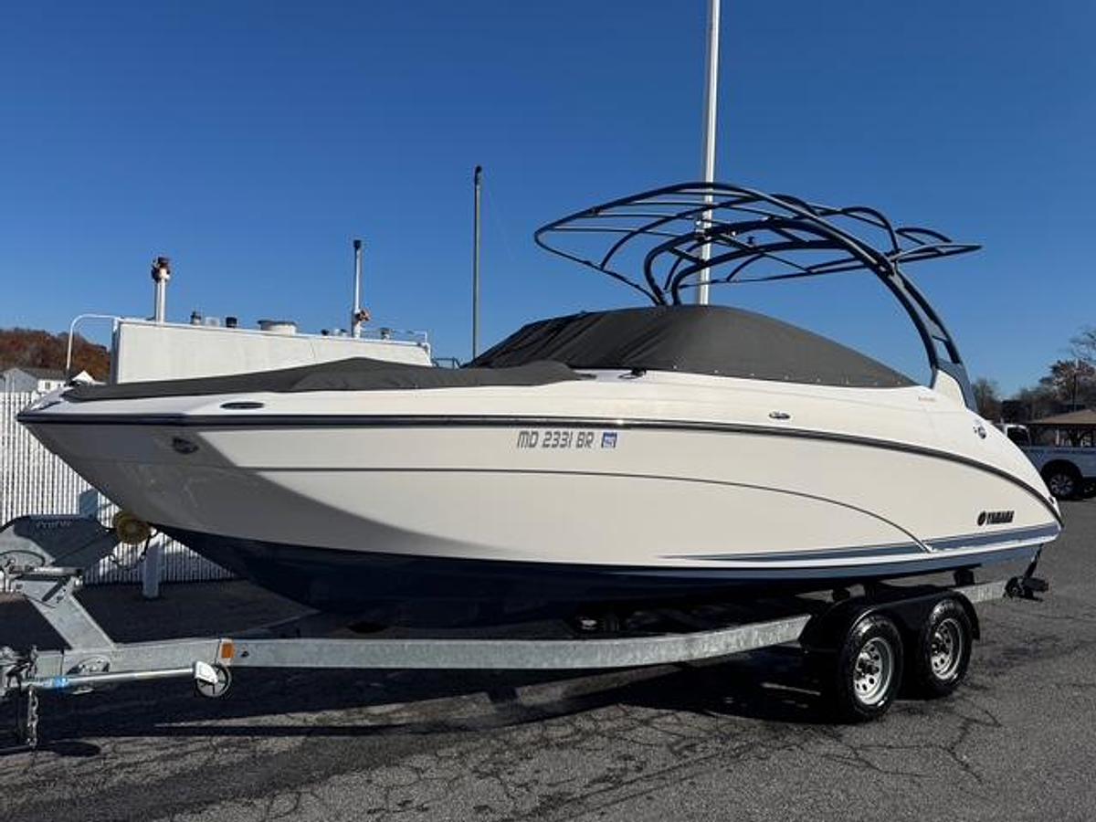 Used 2020 Yamaha 242SE