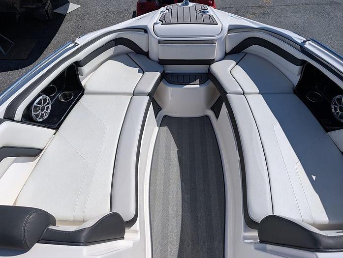 Used 2019 Yamaha Boats 242 Limited S