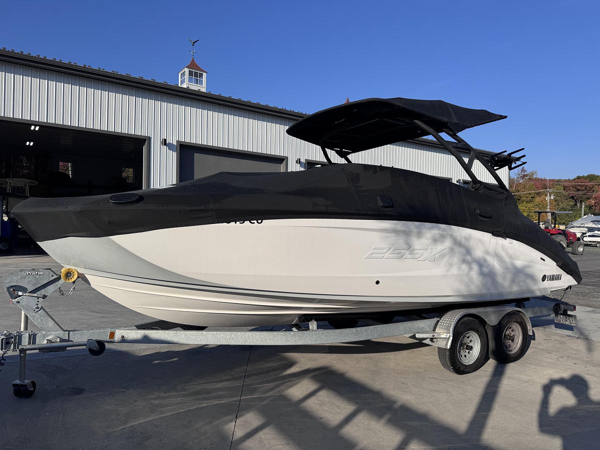 Used 2024 Yamaha 255XE