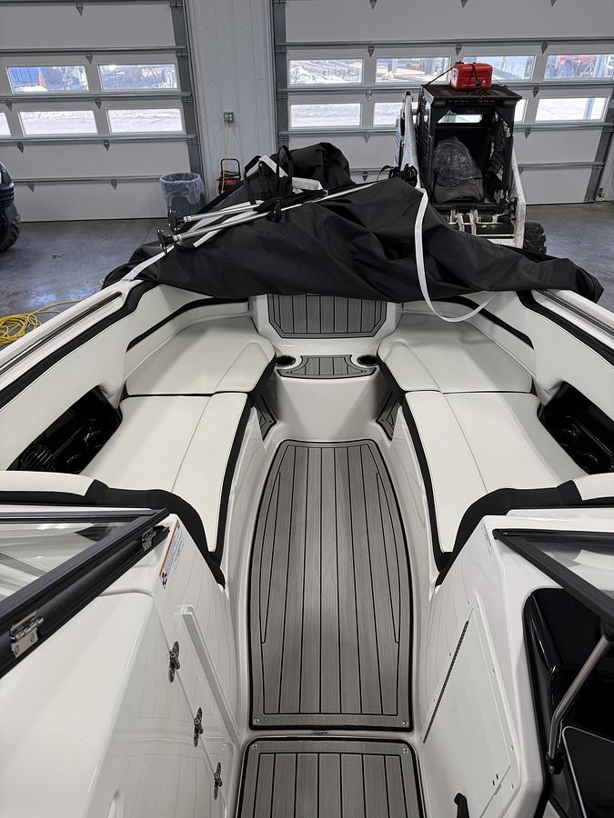2025 Yamaha Boats 252SD