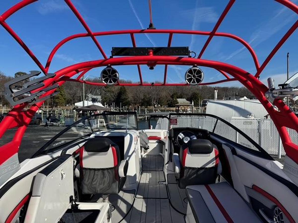 Used 2020 Yamaha 242XE