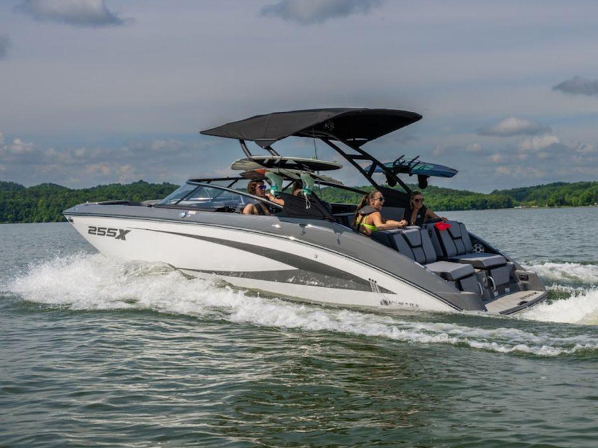 2025 Yamaha Marine 255XE Base