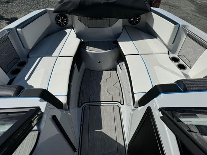 Used 2023 Yamaha Marine 222XE