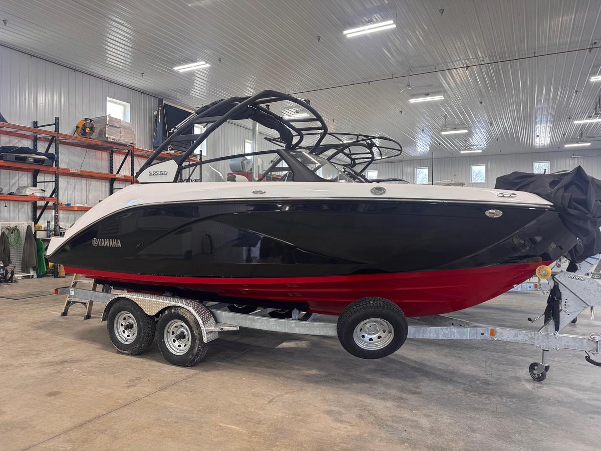 2025 Yamaha Boats 222SD