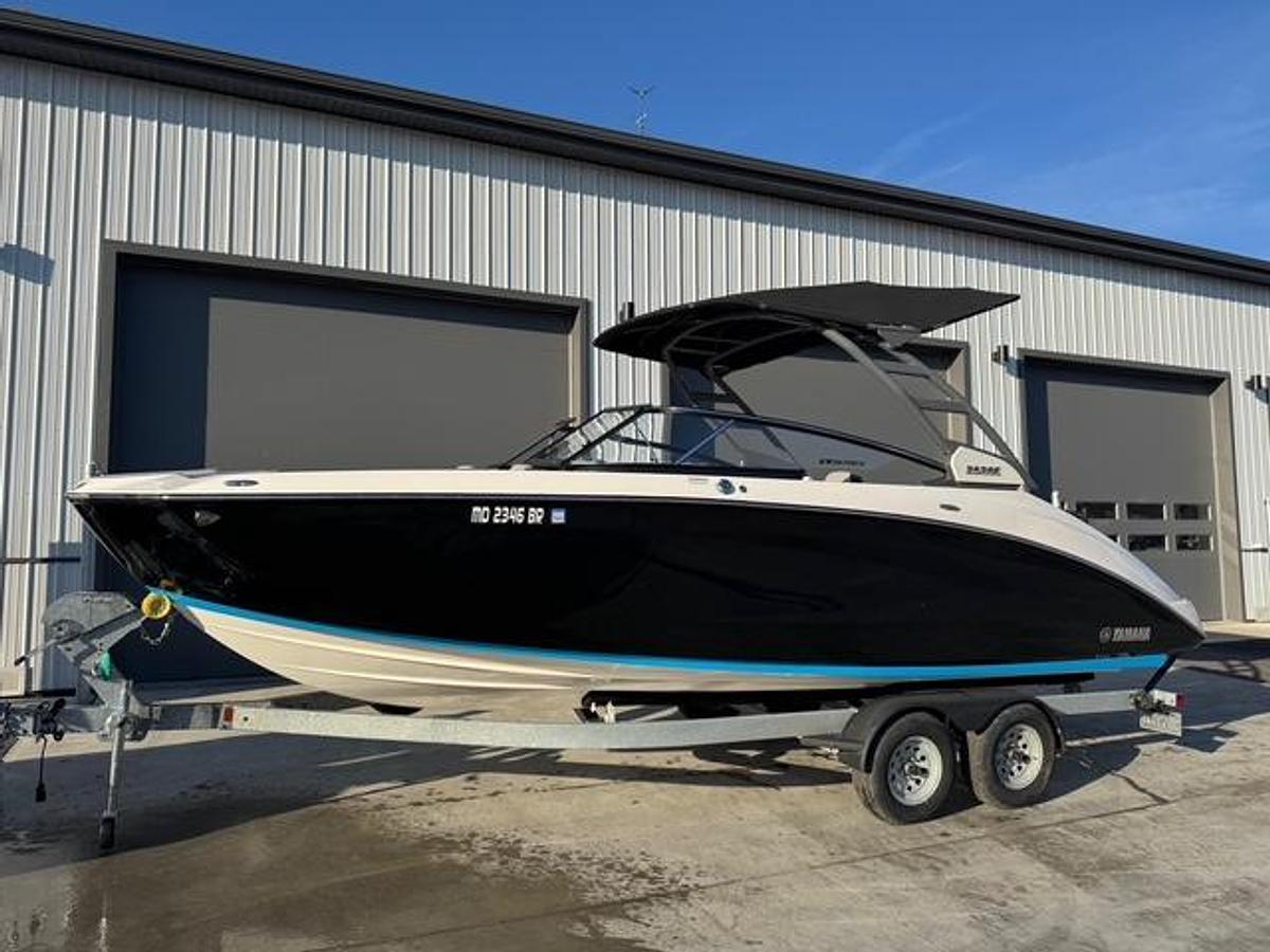 Used 2021 Yamaha 252SE