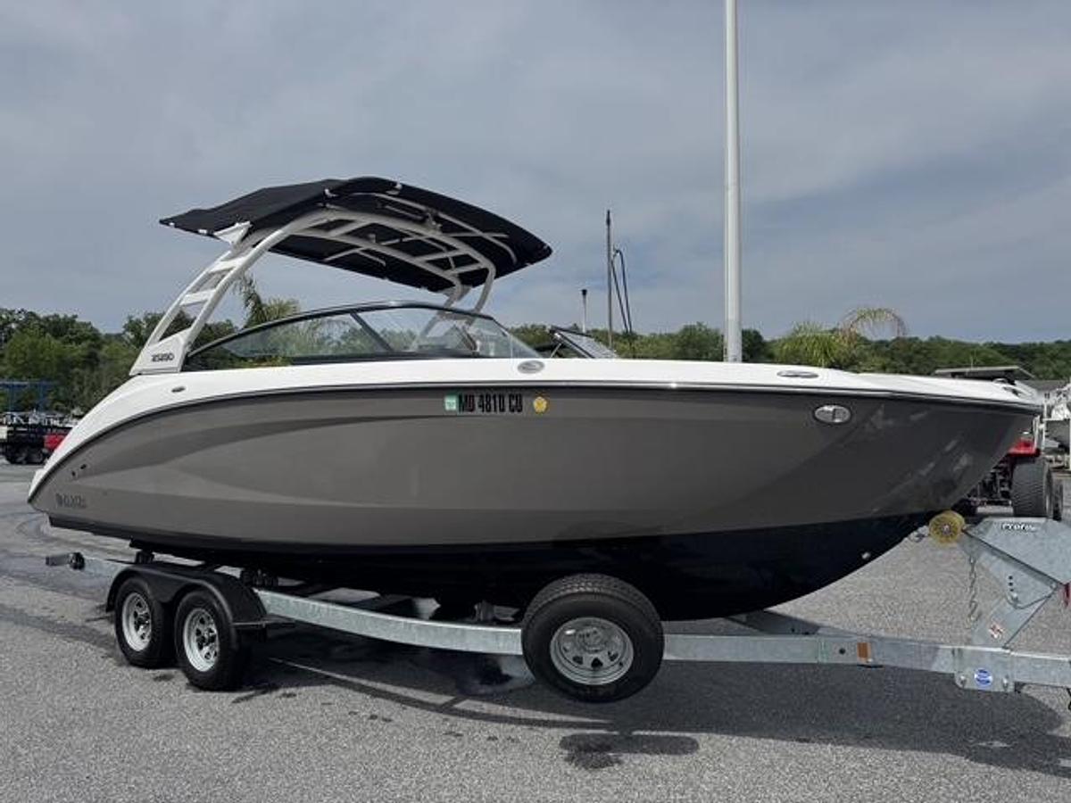 Used 2023 Yamaha 252SD