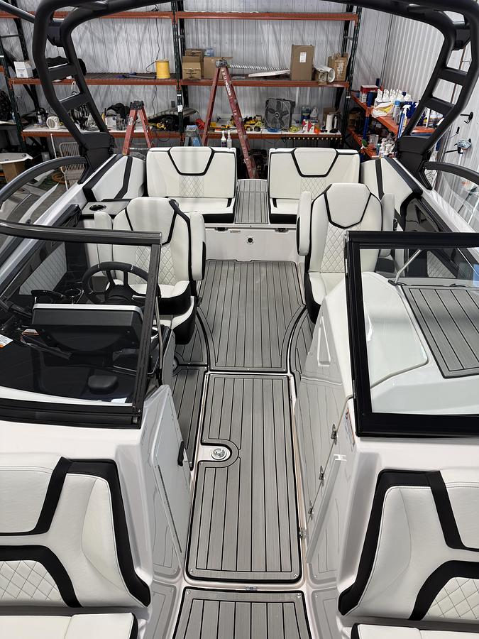 2025 Yamaha Boats 252SE