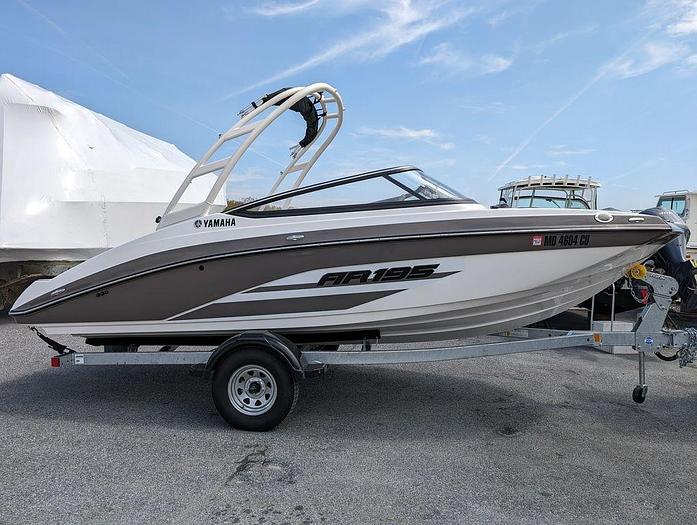 Used 2023 Yamaha Marine AR195