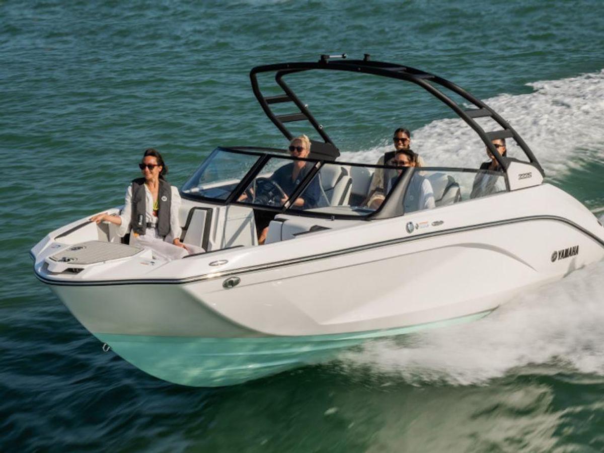 2025 Yamaha Marine AR220 Base