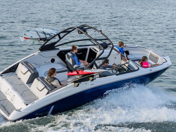 2025 Yamaha Boats 252XE