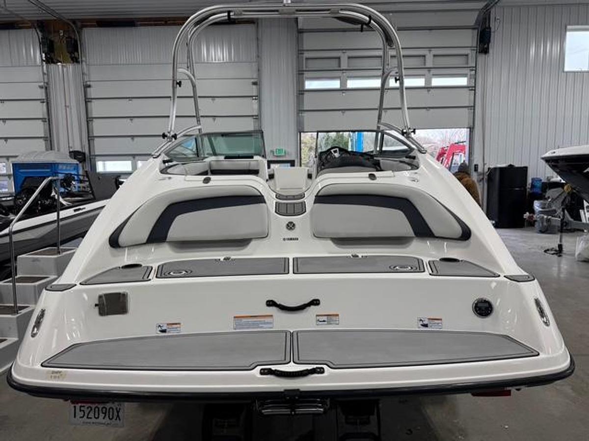 Used 2015 Yamaha AR210