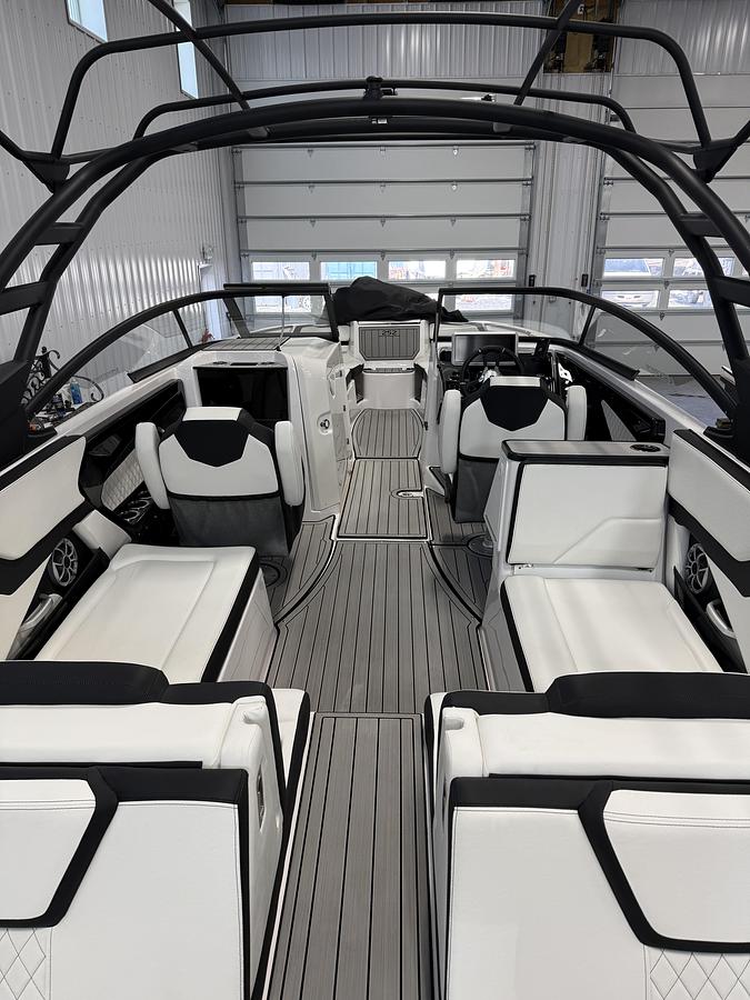 2025 Yamaha Boats 252SE