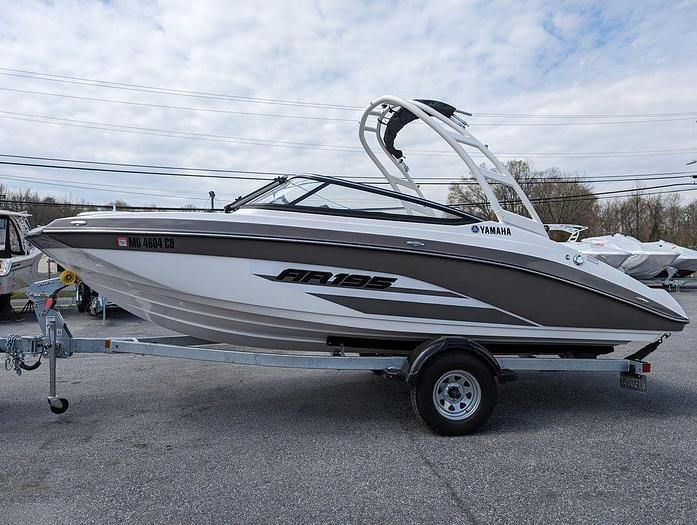 Used 2023 Yamaha Marine AR195