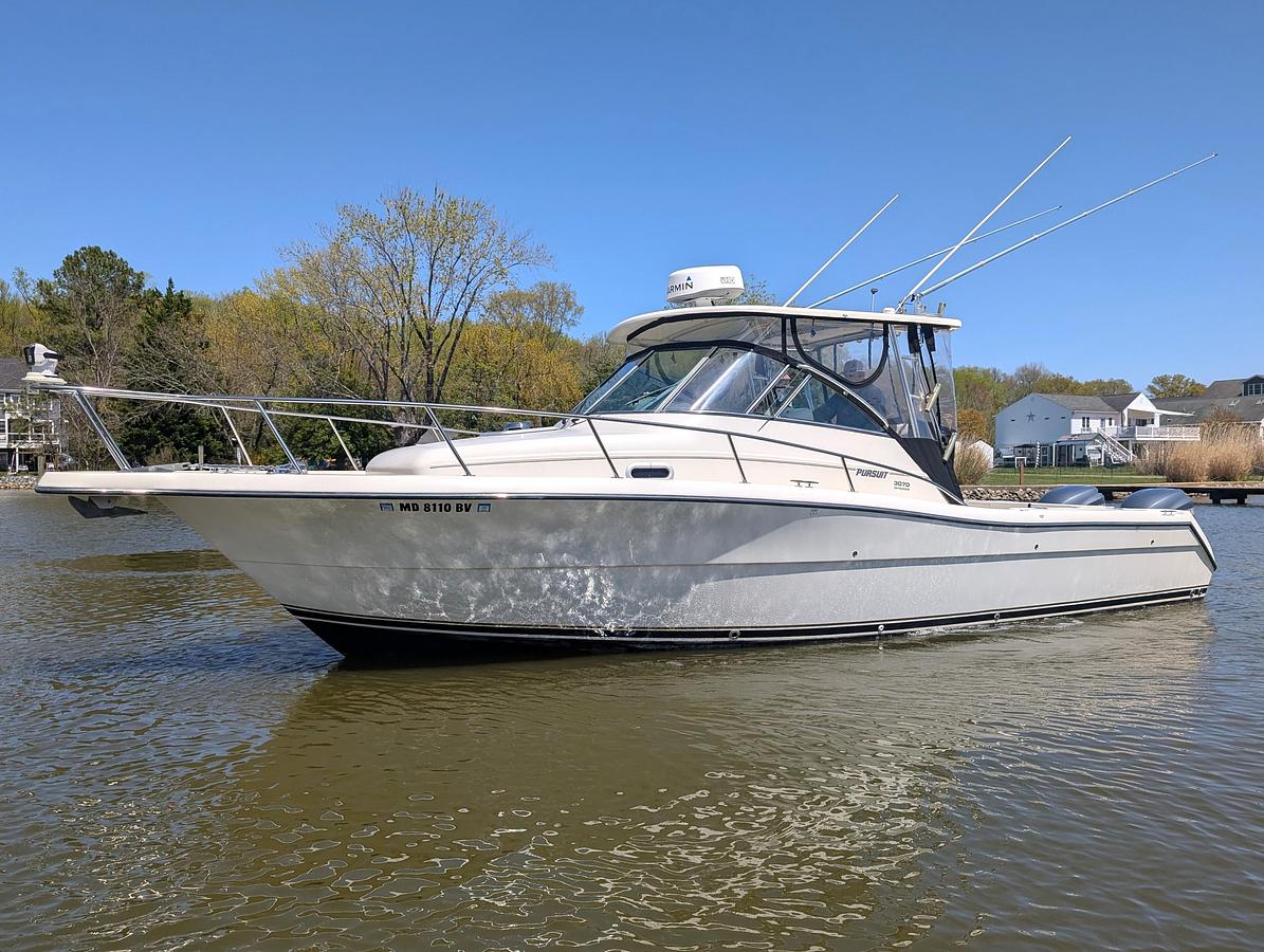 Used 2001 PURSUIT 3070 OFFSHORE