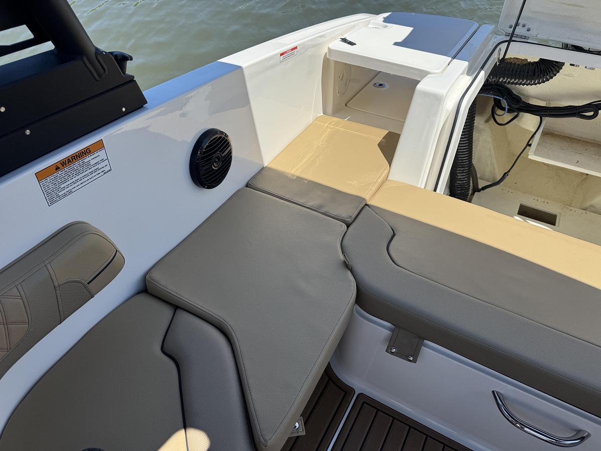 Used 2024 Bayliner VR6 OB