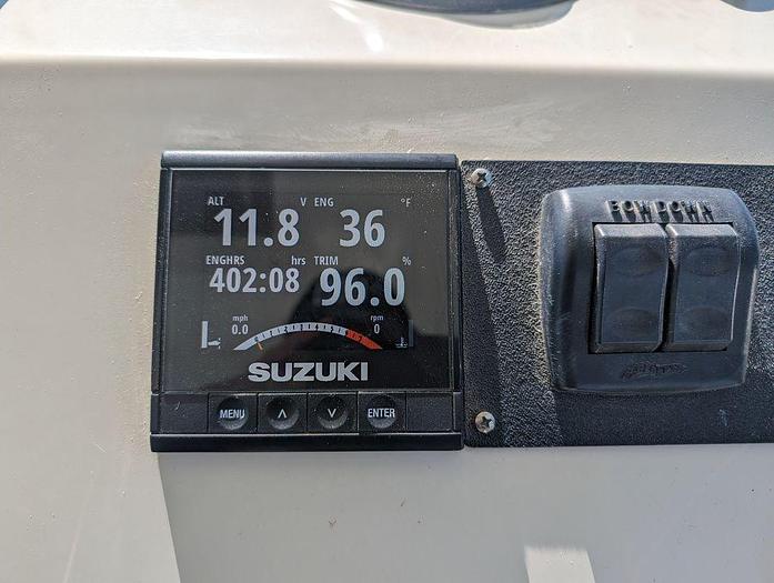 Used 1999 Parker 2510 WA