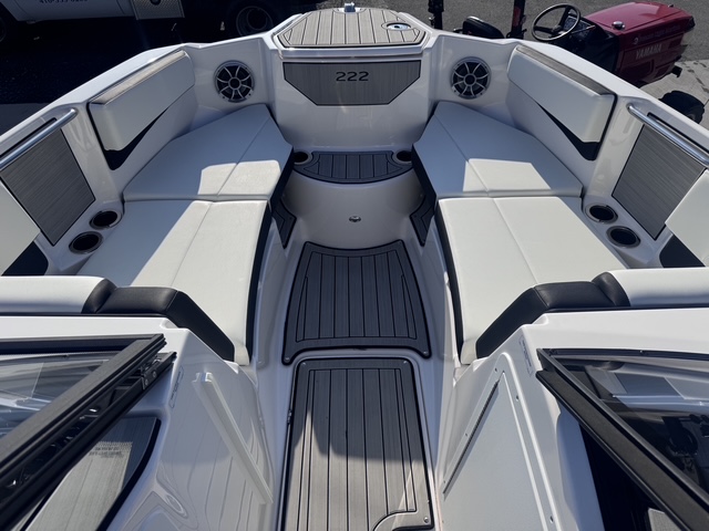 Used 2024 Yamaha 222S