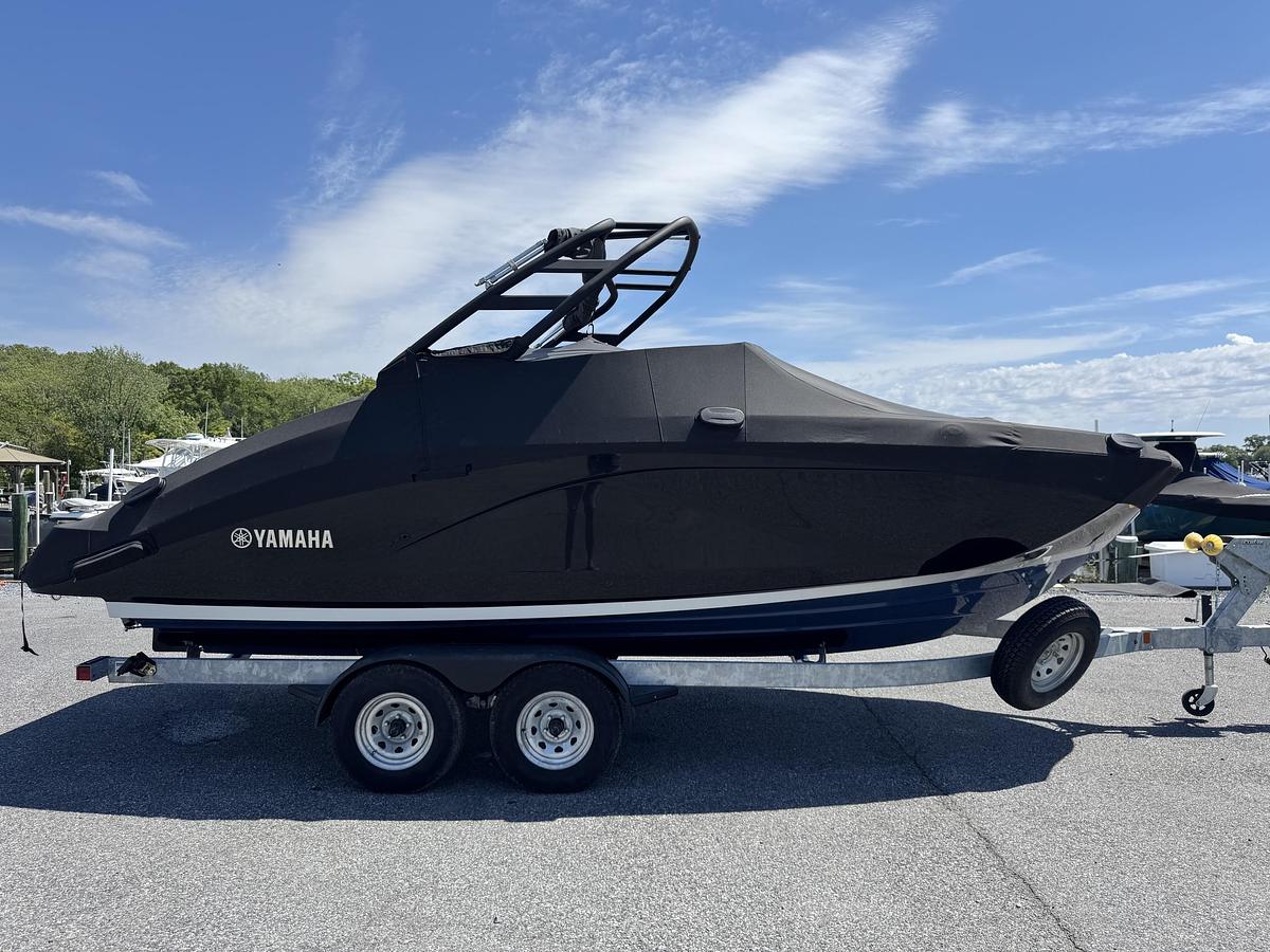 Used 2023 Yamaha 222SD