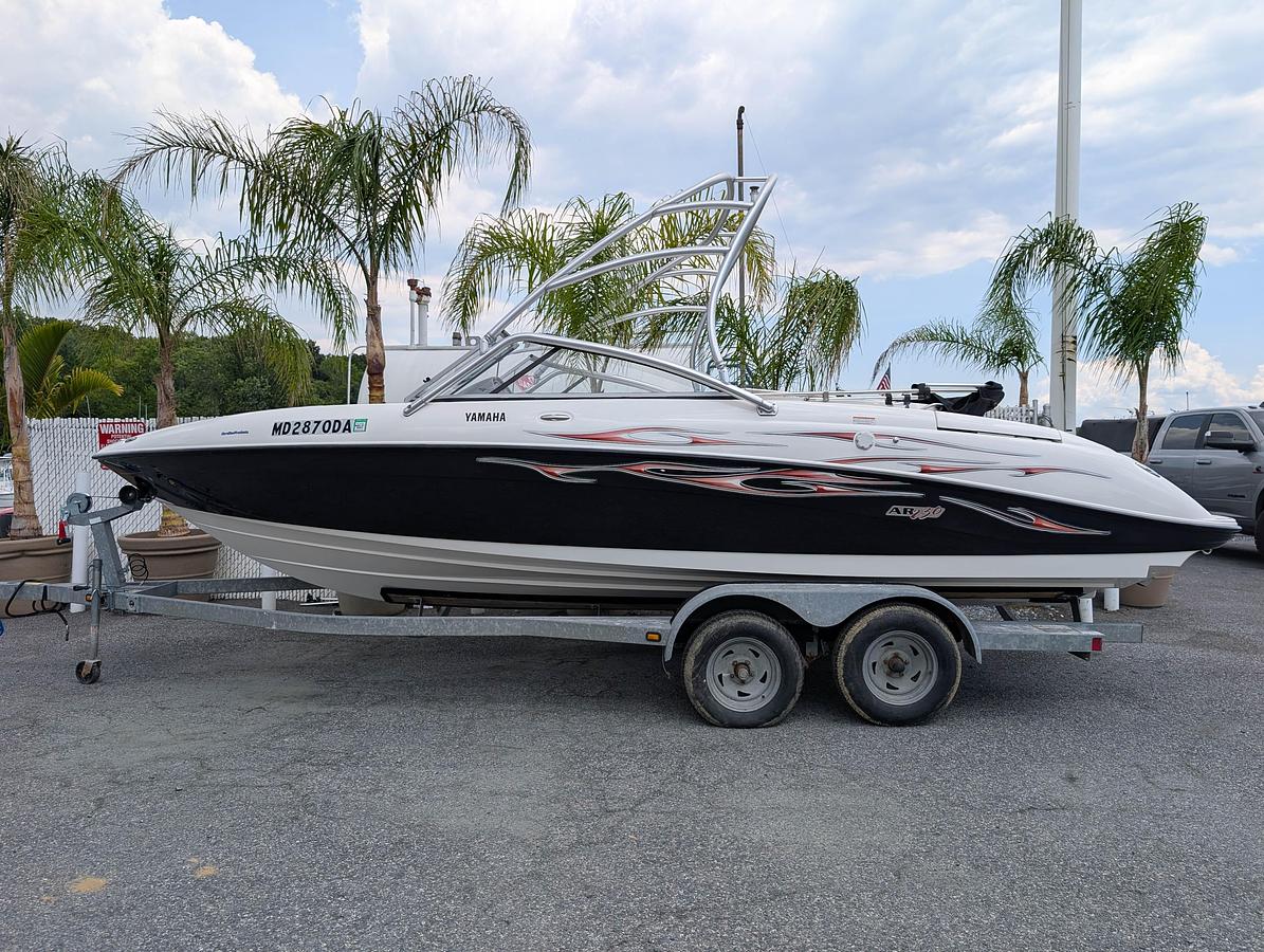 Used 2004 Yamaha Boats AR230