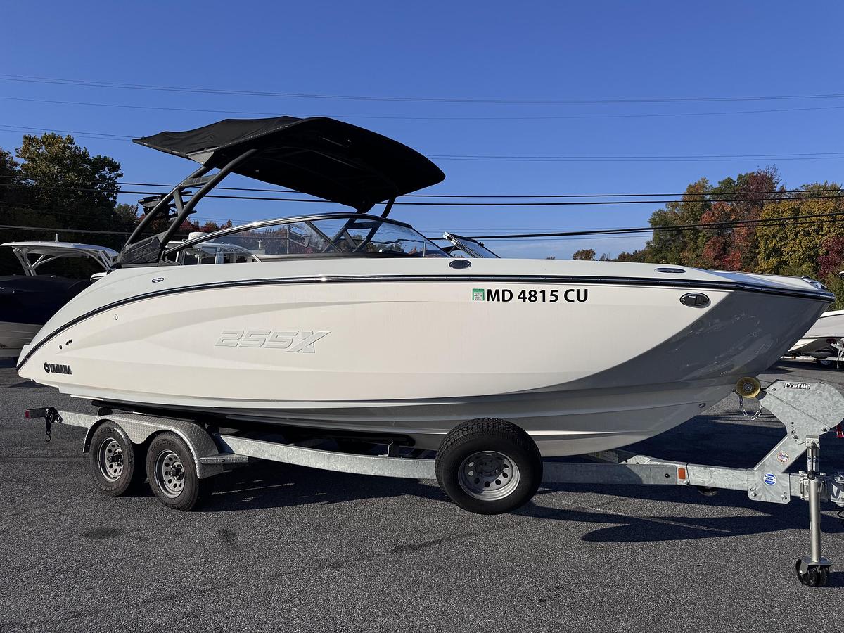 Used 2024 Yamaha 255XE