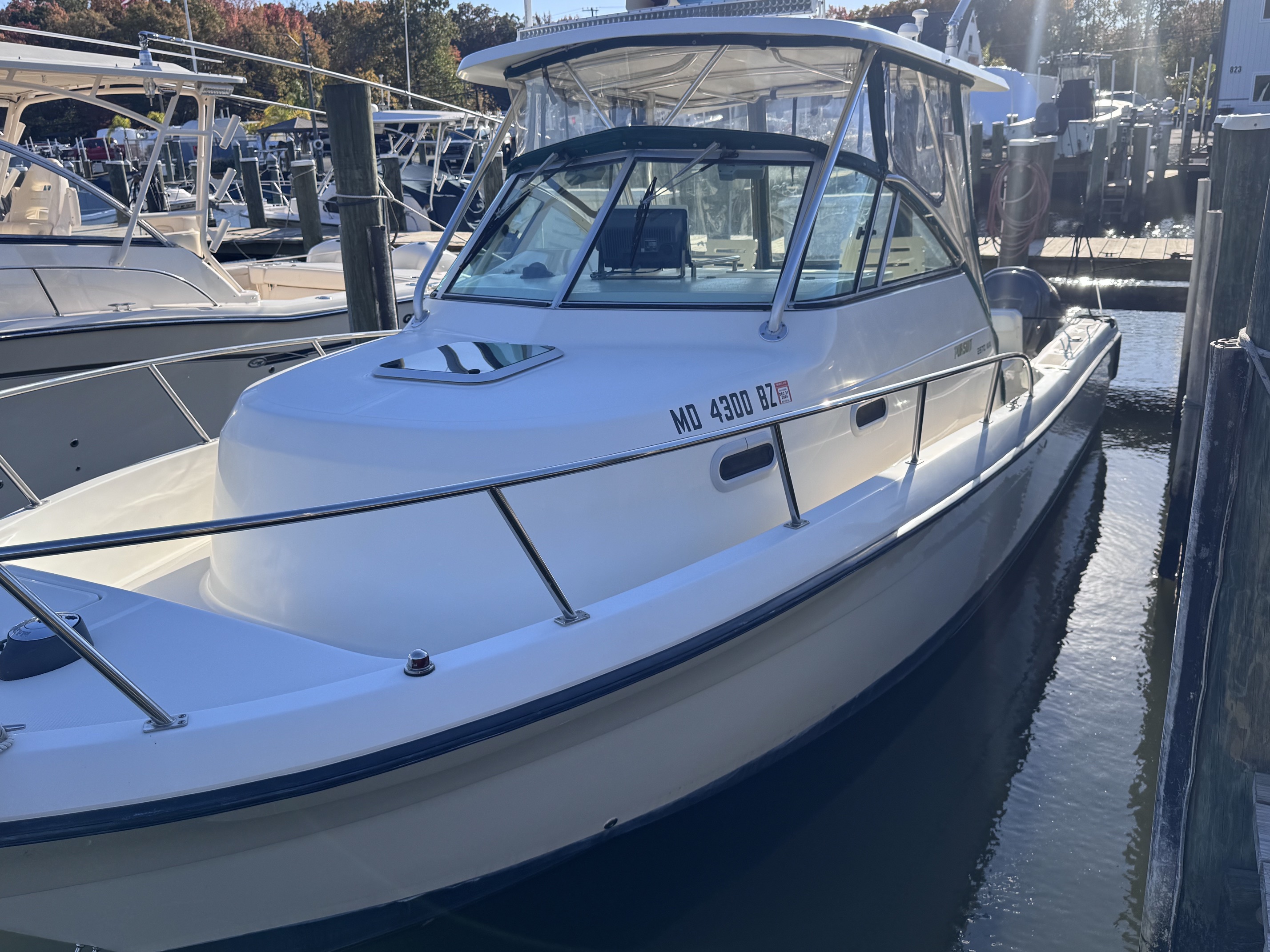 Used 2004 Pursuit 2870 Walkaround