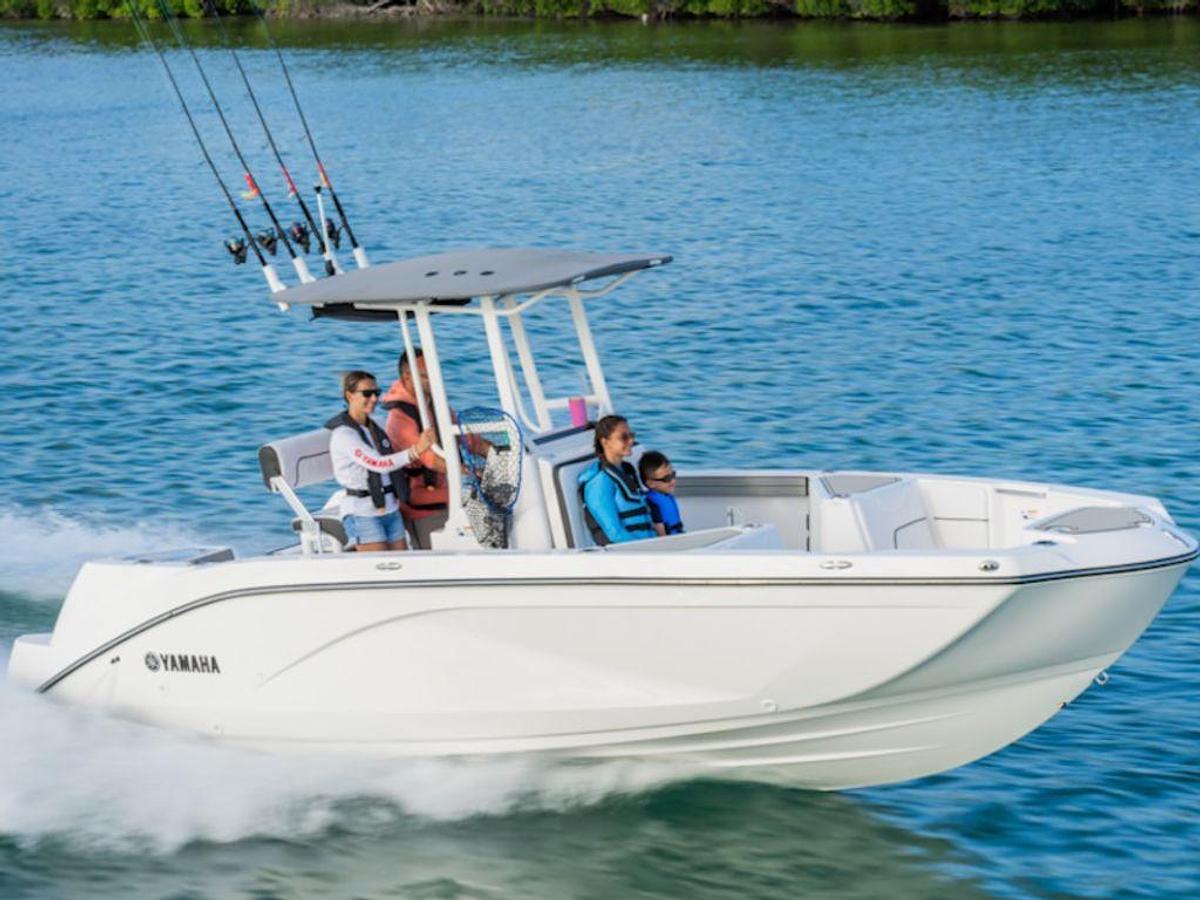 2025 Yamaha Marine 220 FSH Sport Base