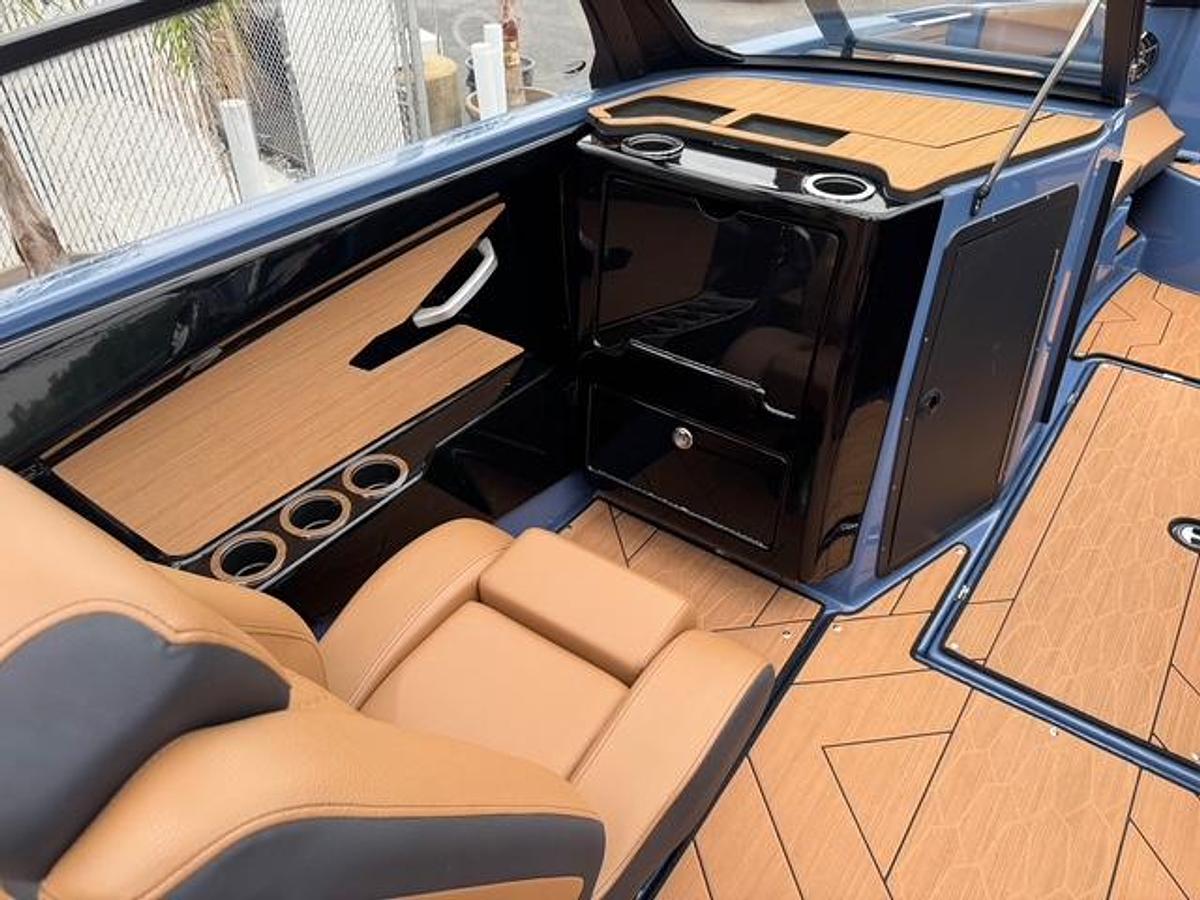 Used 2024 Yamaha Boats 222XD