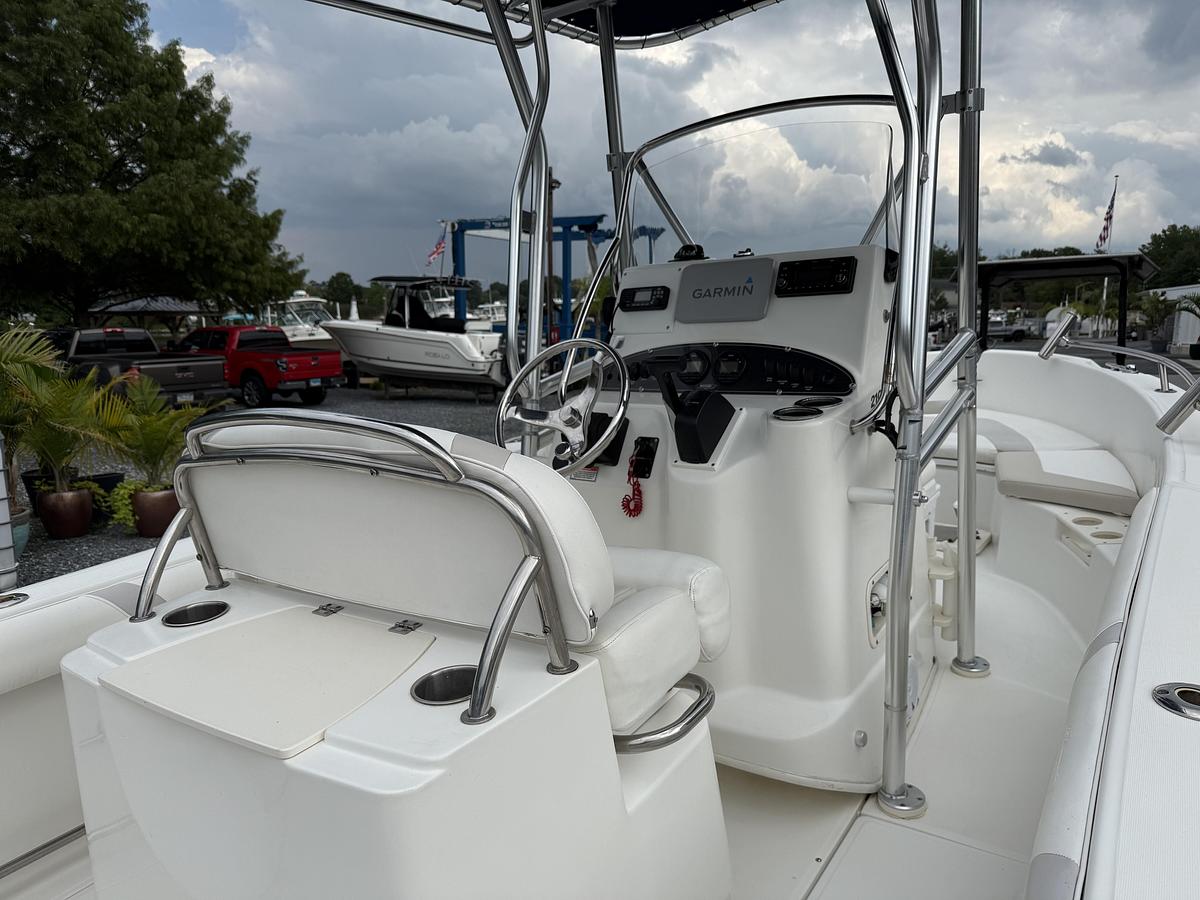 Used 2006 Boston Whaler 210 Outrage