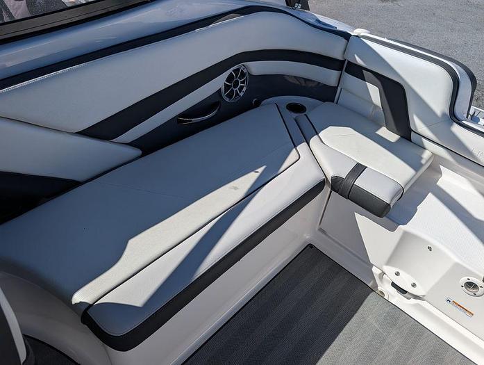 Used 2019 Yamaha Boats 242 Limited S