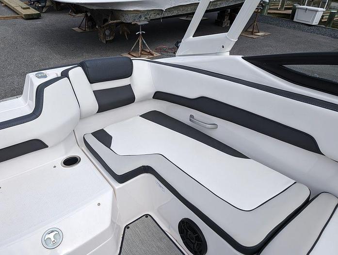 Used 2023 Yamaha Marine AR195