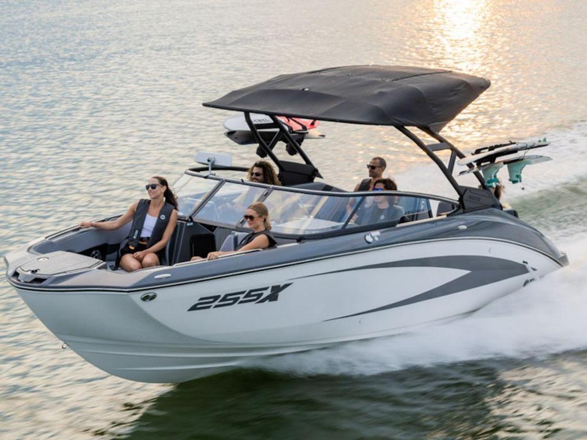 2025 Yamaha Marine 255XE Base