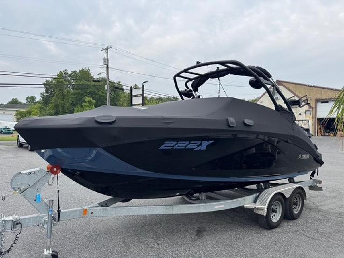 Used 2024 Yamaha Boats 222XD