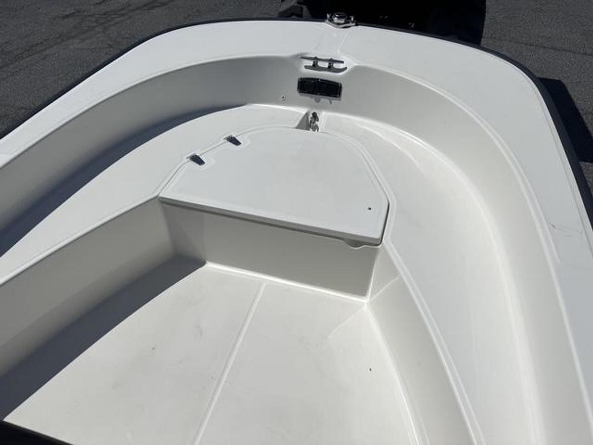 Used 2017 Boston Whaler 17 Montauk