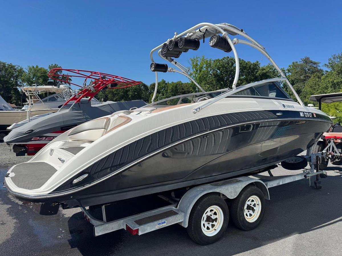 Used 2011 Yamaha AR240