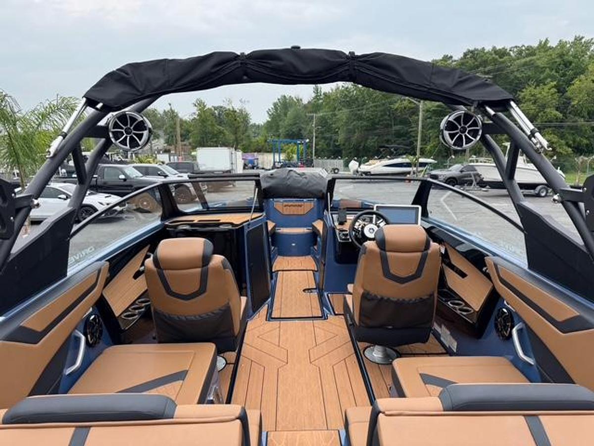 Used 2024 Yamaha Boats 222XD