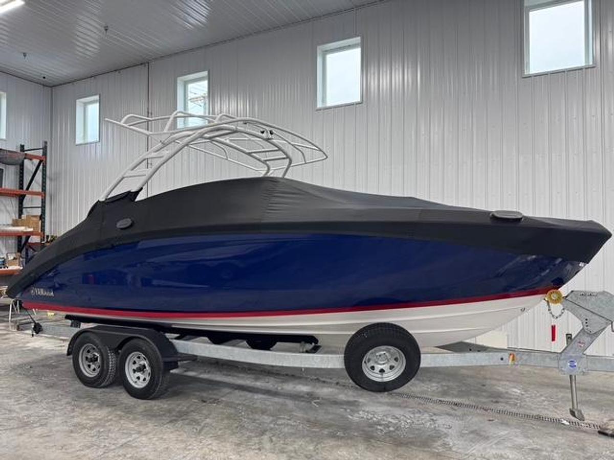 Used 2025 Yamaha 252SE