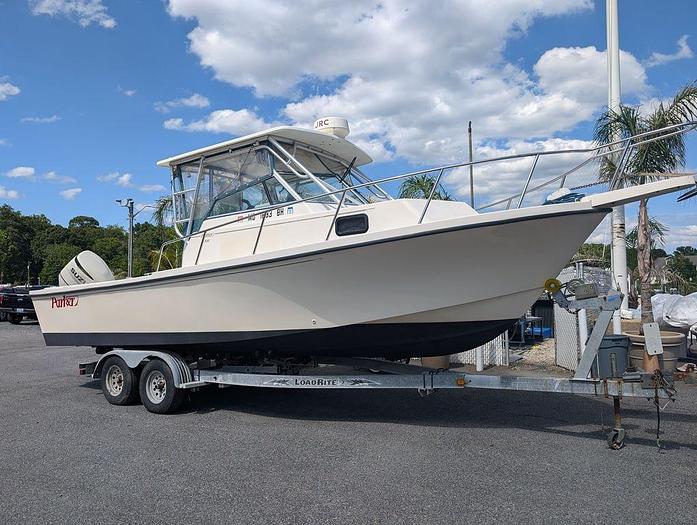 Used 1999 Parker 2510 WA