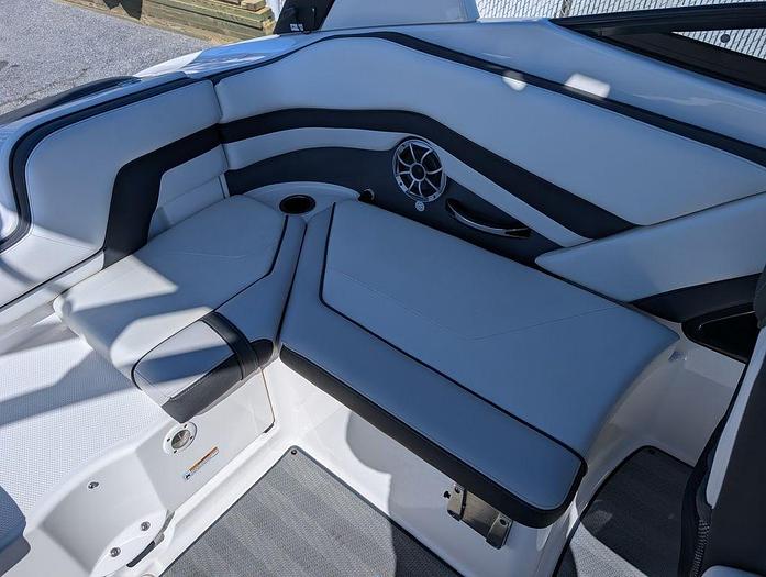 Used 2019 Yamaha Boats 242 Limited S