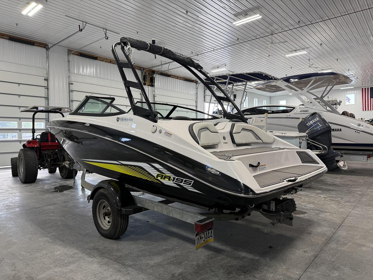 Used 2017 Yamaha AR195
