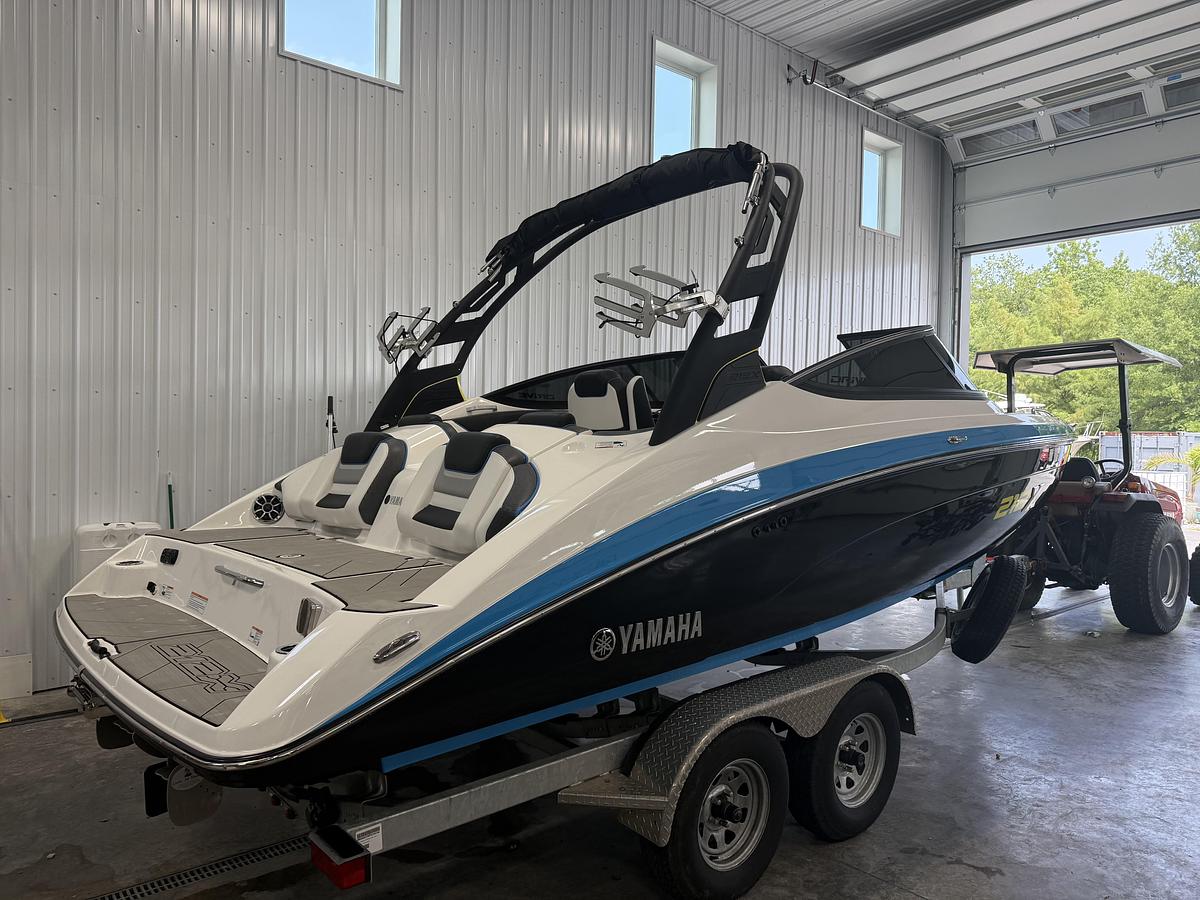 Used 2022 Yamaha 212XD